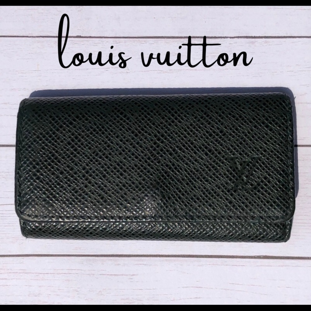 Auth Louis Vuitton Leather Taiga 4 Key Wallet